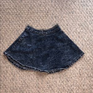 Adorable dark acid wash 90s skater circle skirt.